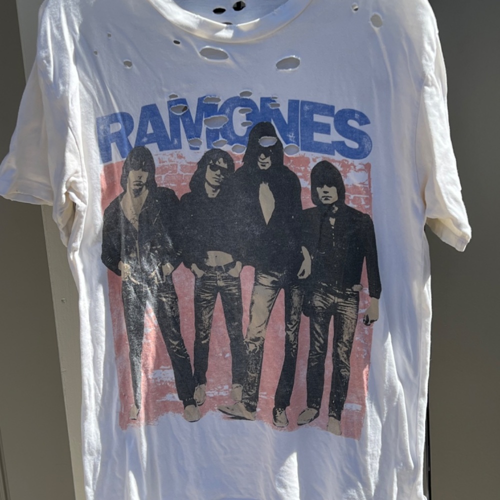 Daydreamer Ramones Distressed Tee - Picture 3 of 9